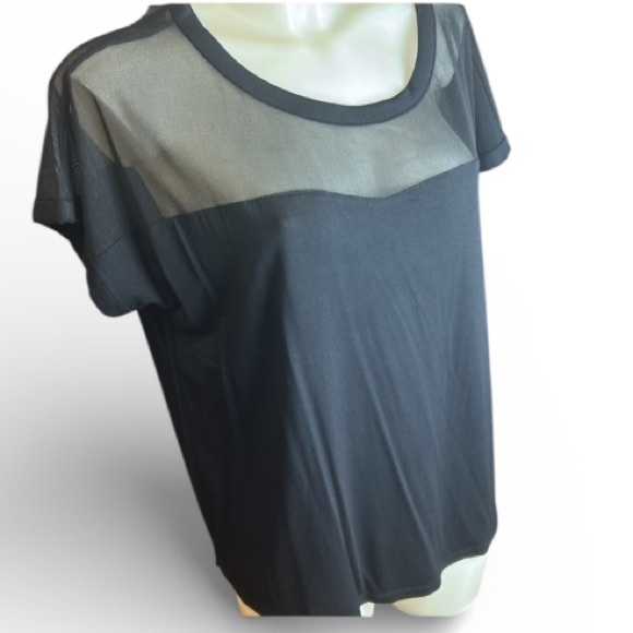 Tahari Tops - TAHARI Black top size L NWT
